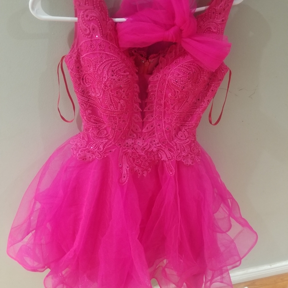 Cute Pink party dress - Picture 5 of 5